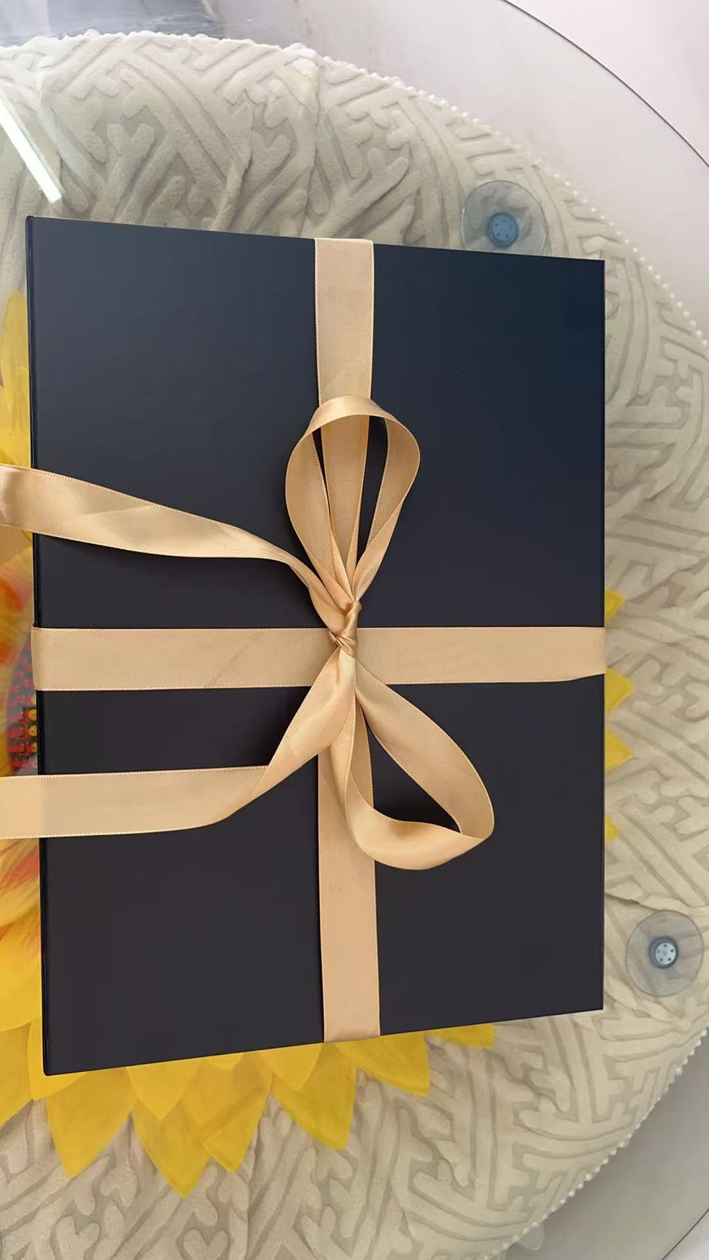 Gift Box with magnetic closing
