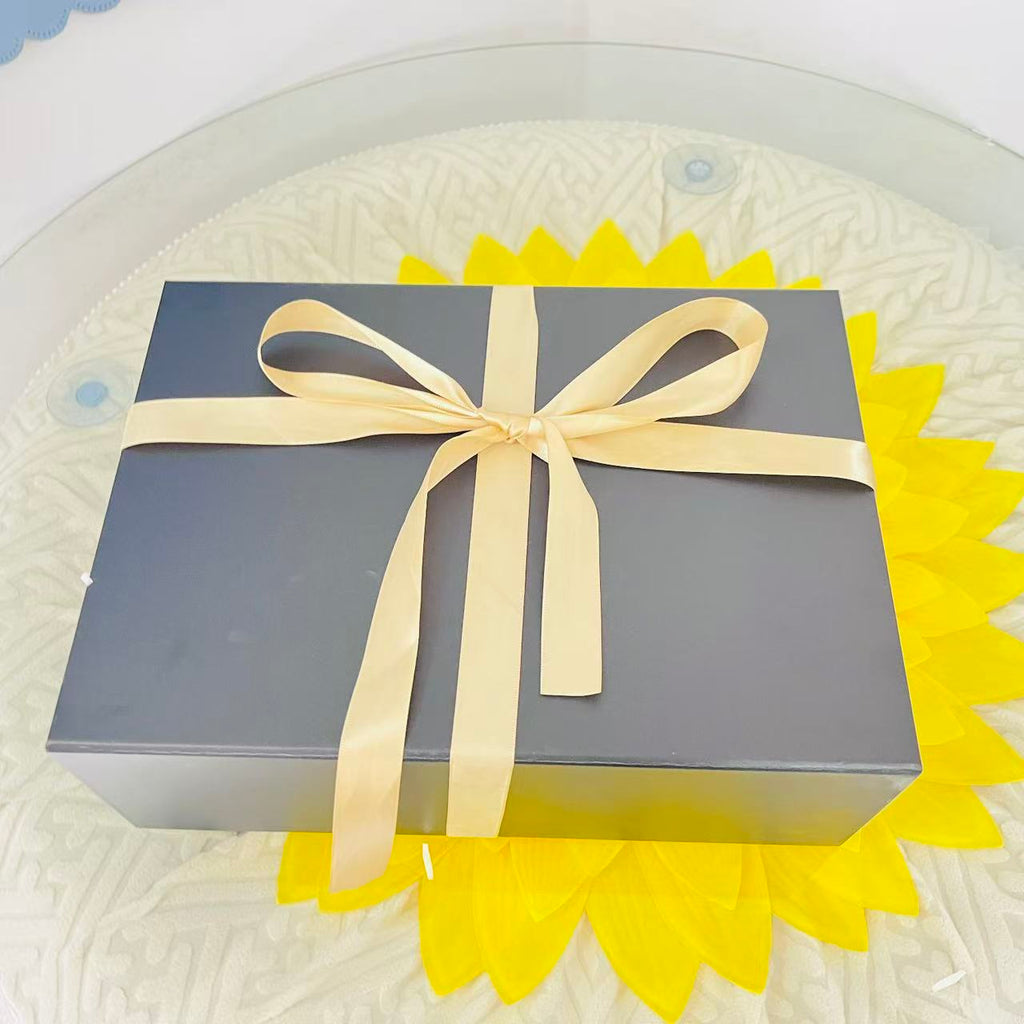 Gift Box with magnetic closing